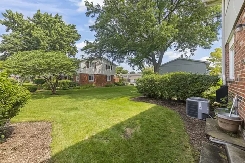 Exterior - 1613 Groton Ct, Wheaton, IL 60189 photo 3 of 3