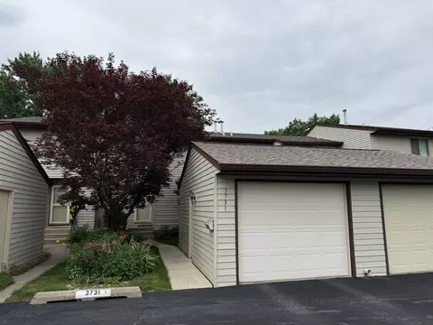 3731 Cedarwood Ct, Bettendorf, IA 52722