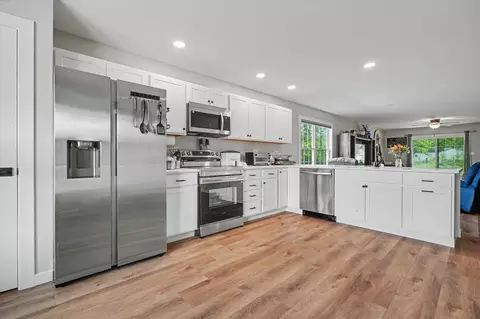 Kitchen - 311 E Meuser Dr, Paxton, IL 60957 photo 3 of 4