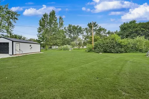 Exterior - 311 E Meuser Dr, Paxton, IL 60957 photo 7 of 8