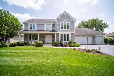 5421 Regents Park Rd, Rockford, IL 61107