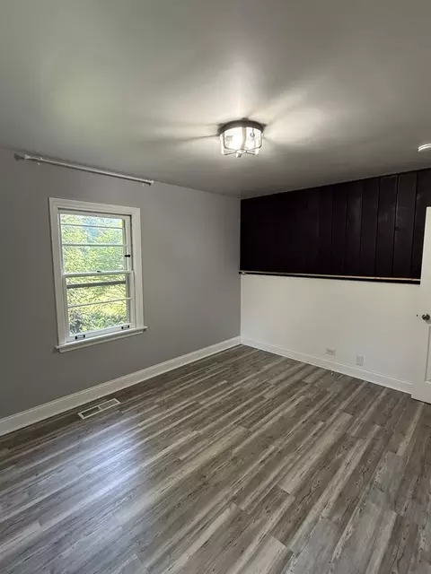 Bedroom - 47 W Algonquin Rd, Des Plaines, IL 60016 photo 2 of 13