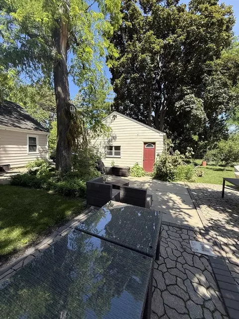 Exterior - 47 W Algonquin Rd, Des Plaines, IL 60016 photo 8 of 28