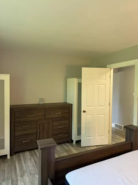 Bedroom - 47 W Algonquin Rd, Des Plaines, IL 60016 photo 10 of 13
