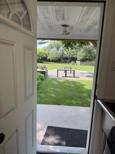 Exterior - 47 W Algonquin Rd, Des Plaines, IL 60016 photo 4 of 28