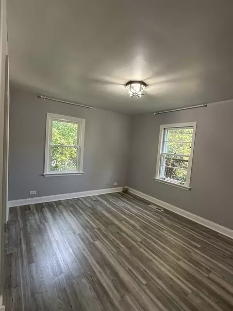 Bedroom - 47 W Algonquin Rd, Des Plaines, IL 60016 photo 3 of 13