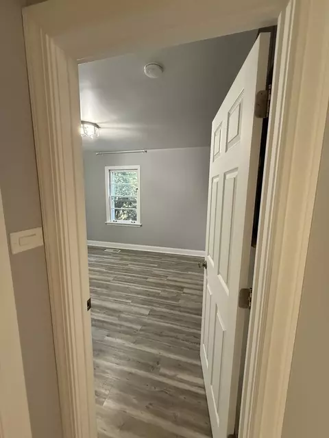 Entry Way - 47 W Algonquin Rd, Des Plaines, IL 60016 photo 3 of 5