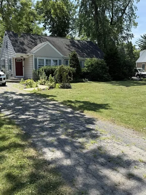 Exterior - 47 W Algonquin Rd, Des Plaines, IL 60016 photo 17 of 28