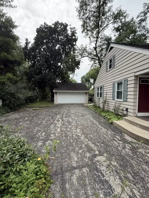 Exterior - 47 W Algonquin Rd, Des Plaines, IL 60016 photo 19 of 28