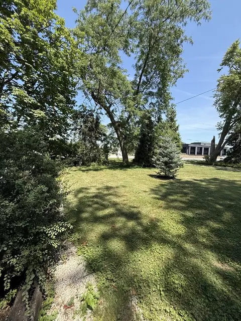 Exterior - 47 W Algonquin Rd, Des Plaines, IL 60016 photo 11 of 28