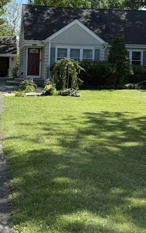 Exterior - 47 W Algonquin Rd, Des Plaines, IL 60016 photo 2 of 28