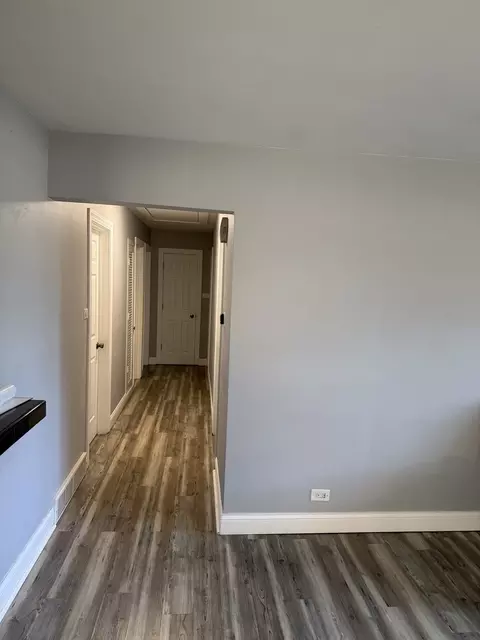 Entry Way - 47 W Algonquin Rd, Des Plaines, IL 60016 photo 2 of 5