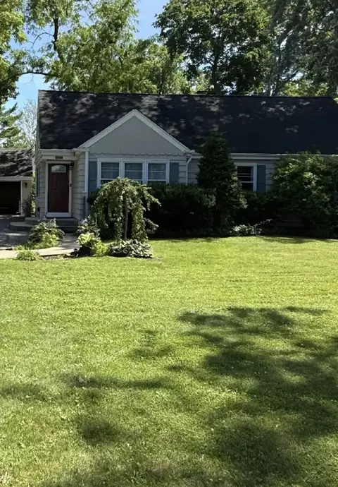 Exterior - 47 W Algonquin Rd, Des Plaines, IL 60016 photo 3 of 28