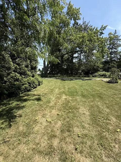 Exterior - 47 W Algonquin Rd, Des Plaines, IL 60016 photo 16 of 28