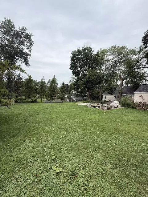 Exterior - 47 W Algonquin Rd, Des Plaines, IL 60016 photo 26 of 28