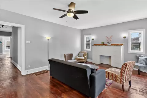 1 E 114th St, Chicago, IL 60628 photo 4