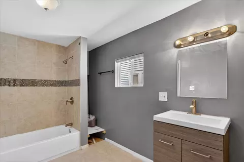 1 E 114th St, Chicago, IL 60628 photo 18