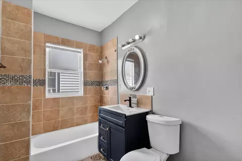 1 E 114th St, Chicago, IL 60628 photo 25