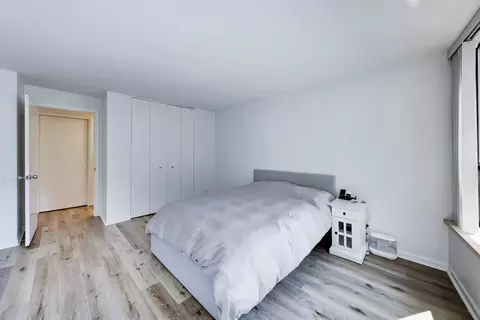 Bedroom - 110 E Delaware Pl #1402, Chicago, IL 60611 photo 1 of 2