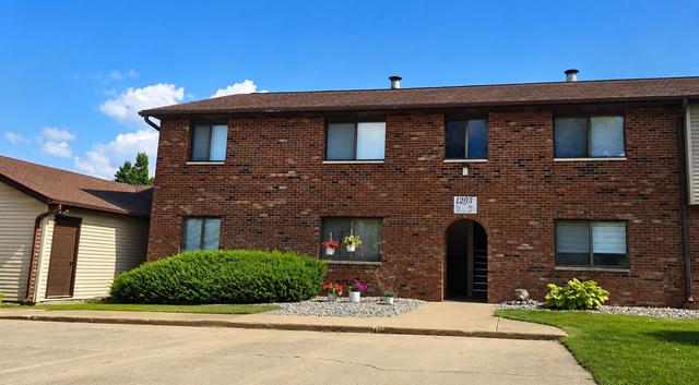 1203 Clifford Dr #6, Urbana, IL 61802