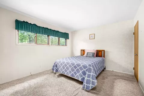 Bedroom - 15247 Ridgeway Ave, Midlothian, IL 60445 photo 1 of 4