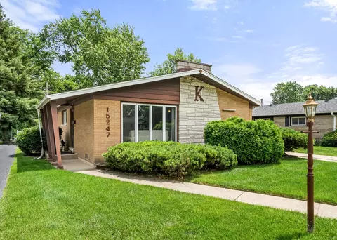 Exterior - 15247 Ridgeway Ave, Midlothian, IL 60445 photo 4 of 4
