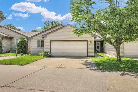 1801 Glenwood Oaks Ct #A, Urbana, IL 61801