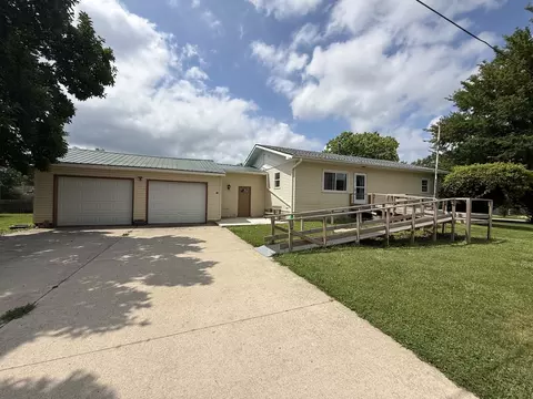 108 Lafayette St, Magnolia, IL 61336