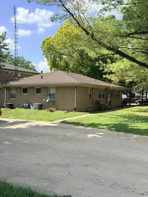 507 E Cypress St, Normal, IL 61761 photo 2