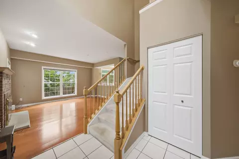 5451 Mcdonough Rd, Hoffman Estates, IL 60192 photo 4