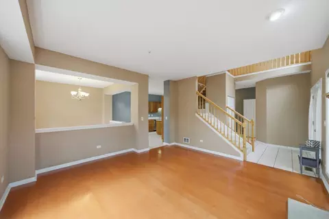 5451 Mcdonough Rd, Hoffman Estates, IL 60192 photo 8
