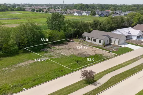 1945 S Stone Creek Blvd, Urbana, IL 61802