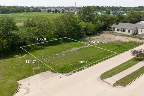 1949 S Stone Creek Blvd, Urbana, IL 61802