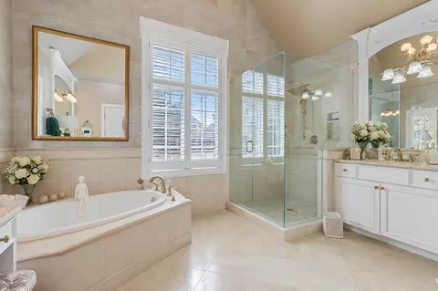 Bath - 406 Kenmare Dr, Burr Ridge, IL 60527 photo 1 of 5