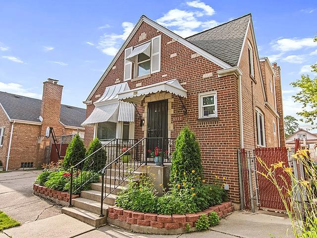 6952 W Summerdale Ave, Chicago, IL 60656