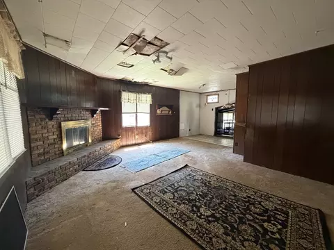 Living - 608 N Cherry St, Morrison, IL 61270 photo 4 of 7