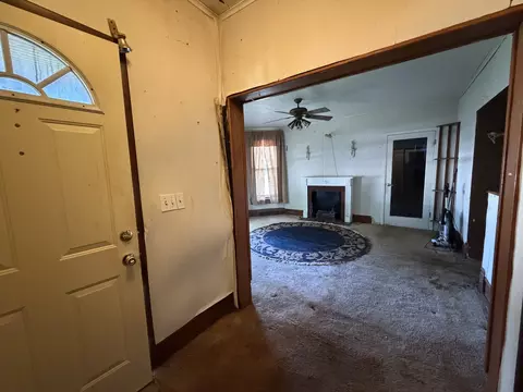 Entry Way - 608 N Cherry St, Morrison, IL 61270 photo 1 of 3