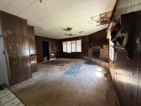 Living - 608 N Cherry St, Morrison, IL 61270 photo 3 of 7