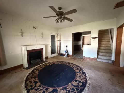 Living - 608 N Cherry St, Morrison, IL 61270 photo 2 of 7