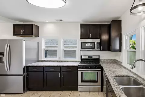 Kitchen - 1826 Laurel Ave, Evanston, IL 60201 photo 1 of 1