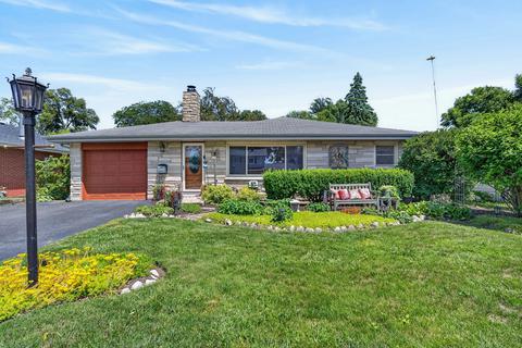 406 Brown St, Wauconda, IL 60084
