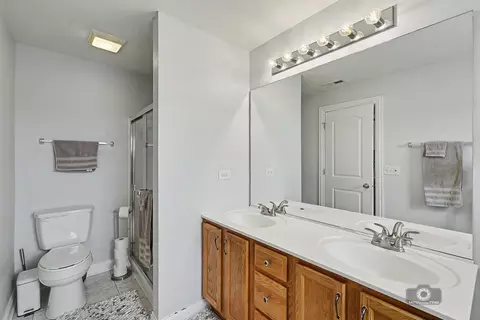 Bath - 24928 Gates Ln, Plainfield, IL 60585 photo 3 of 3