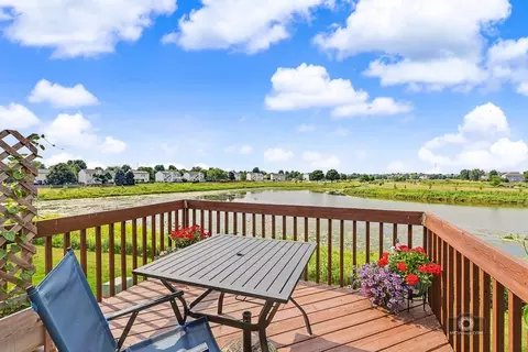 Exterior - 24928 Gates Ln, Plainfield, IL 60585 photo 3 of 7