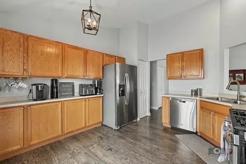 Kitchen - 24928 Gates Ln, Plainfield, IL 60585 photo 2 of 3