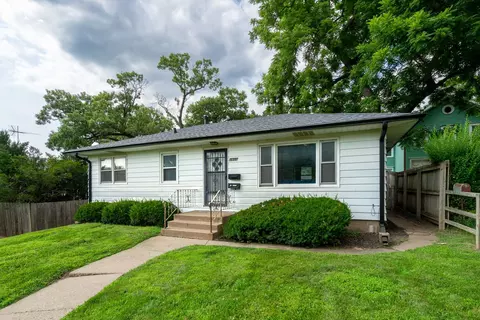 630 W Lombard St, Davenport, IA 52803