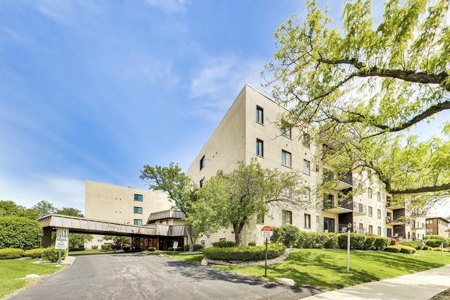 5840 W 104th St #415, Oak Lawn, IL 60453