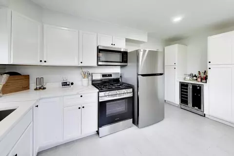 Kitchen - 16450 Honore Ave, Markham, IL 60428 photo 2 of 2