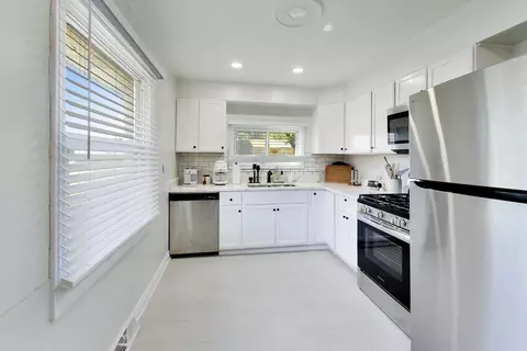Kitchen - 16450 Honore Ave, Markham, IL 60428 photo 1 of 2