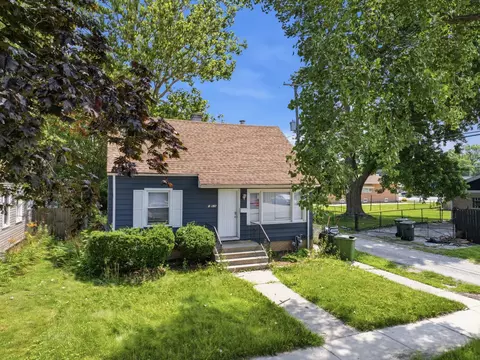 Exterior - 14935 Evers St, Dolton, IL 60419 photo 5 of 7