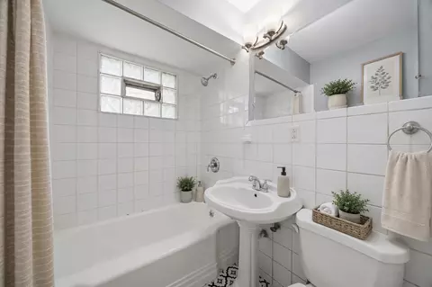 Bath - 14935 Evers St, Dolton, IL 60419 photo 1 of 4